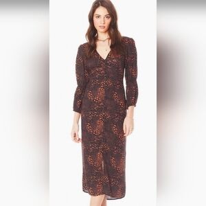 SALTWATER LUXE 3/4 sleeve button front midi dress cinnamon. Size small